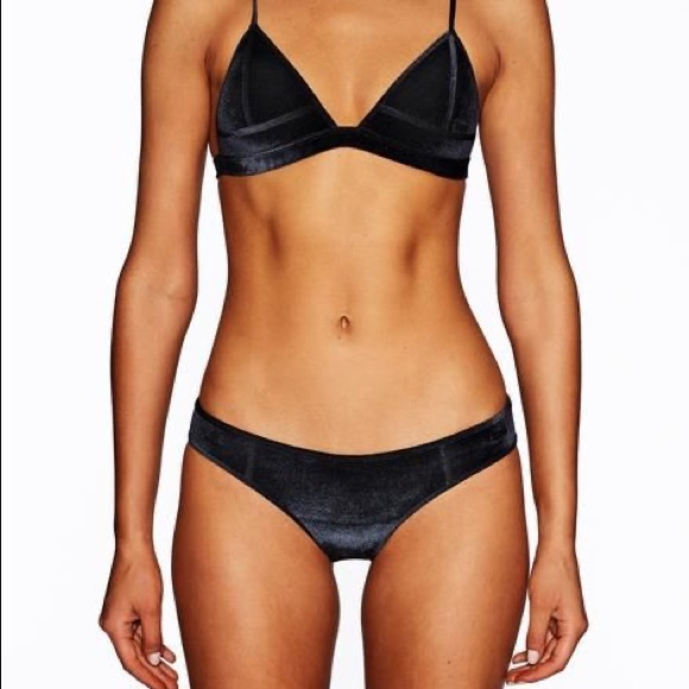 BLACK VELVEL TRIANGL SET SIZE XS